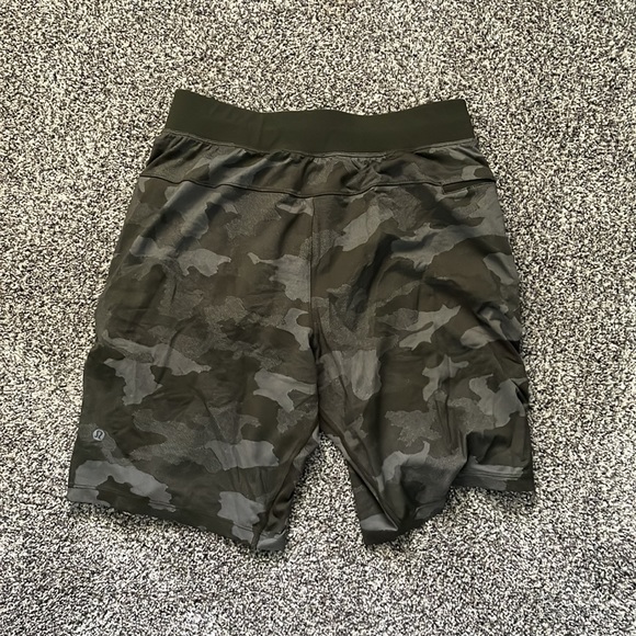 Lulu M linered shortst - Picture 2 of 2